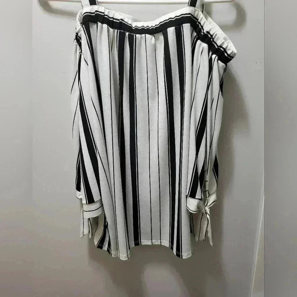 Sleeveless  top - Picture 3 of 4